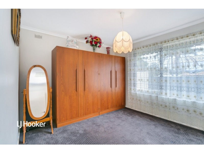 16 Sturt Road, Valley View SA 5093