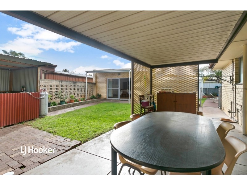 16 Sturt Road, Valley View SA 5093