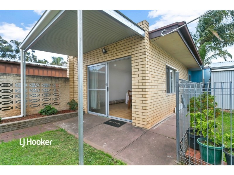 16 Sturt Road, Valley View SA 5093