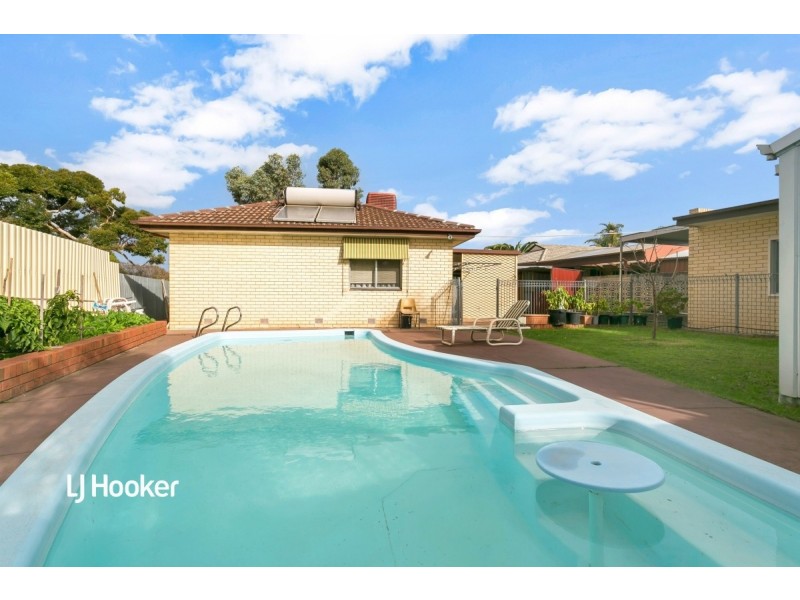 16 Sturt Road, Valley View SA 5093