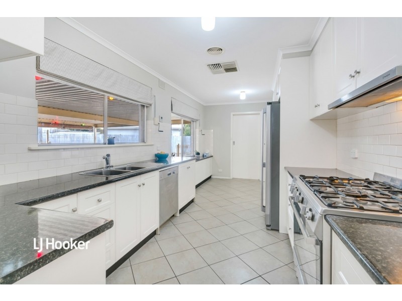 6 Gage Court, Para Vista SA 5093