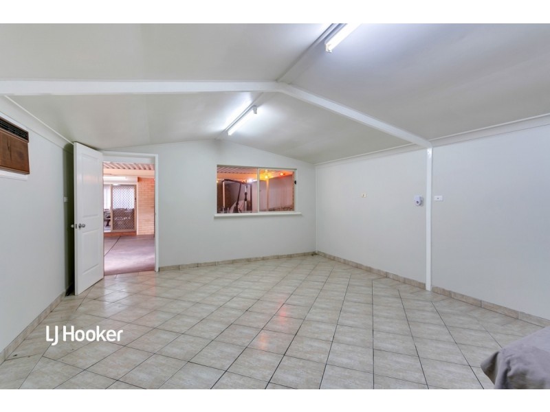 6 Gage Court, Para Vista SA 5093