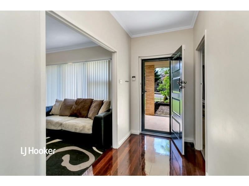 13 Carousel Street, Para Vista SA 5093
