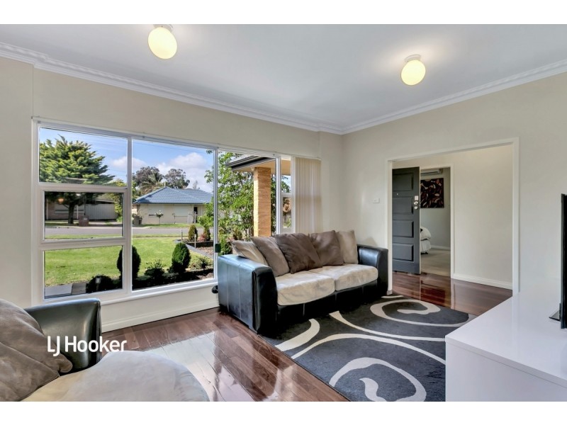 13 Carousel Street, Para Vista SA 5093