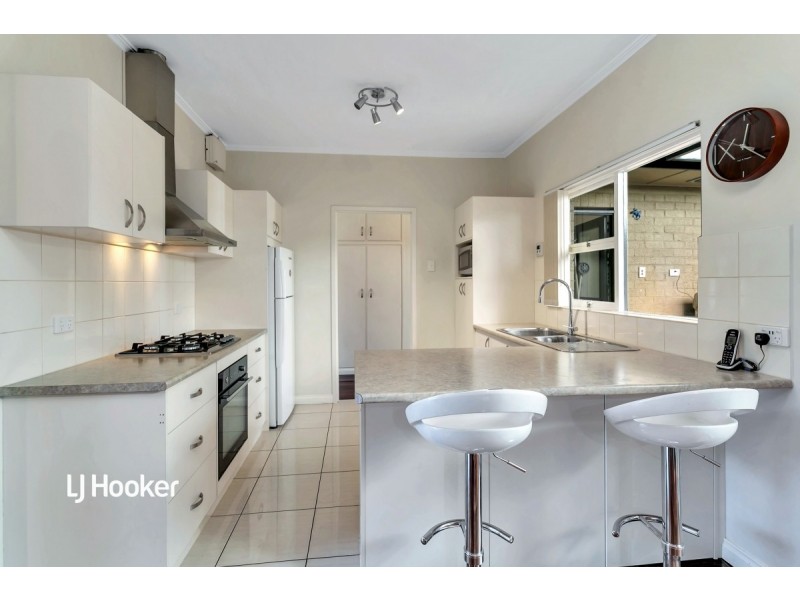 13 Carousel Street, Para Vista SA 5093