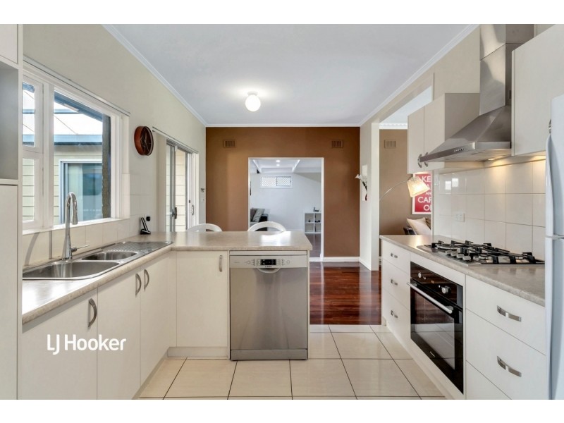 13 Carousel Street, Para Vista SA 5093