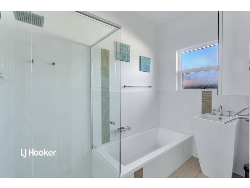 13 Carousel Street, Para Vista SA 5093