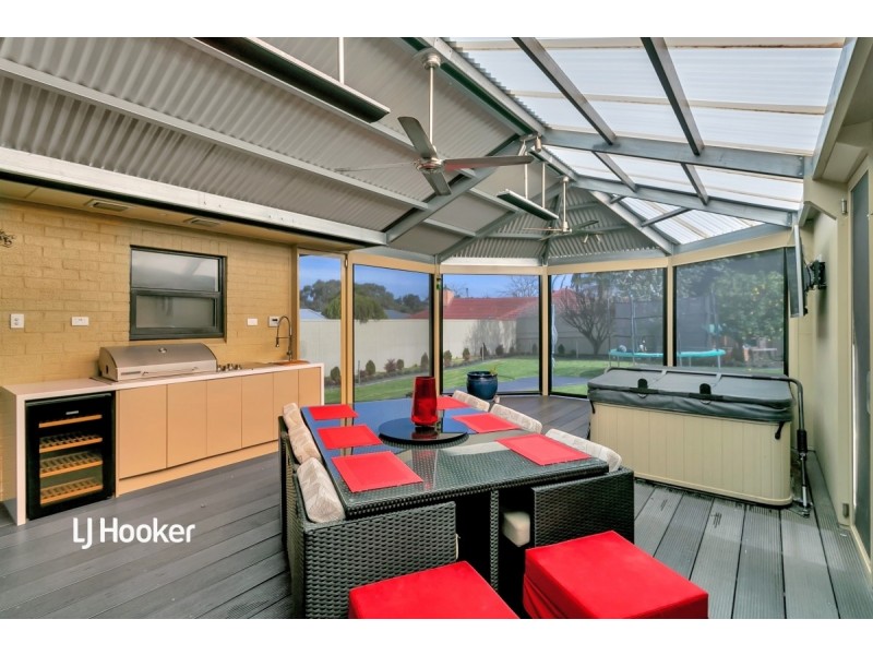 13 Carousel Street, Para Vista SA 5093