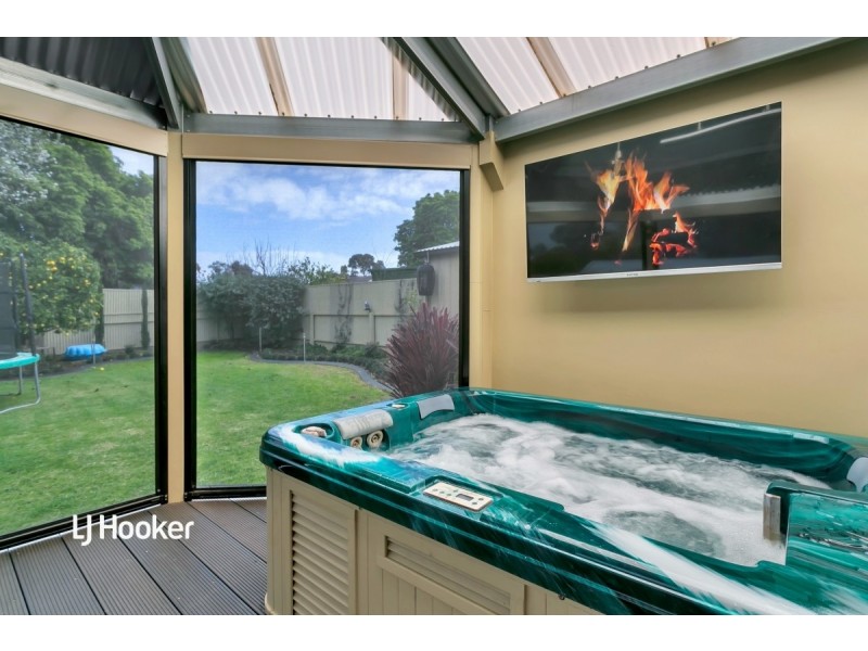 13 Carousel Street, Para Vista SA 5093
