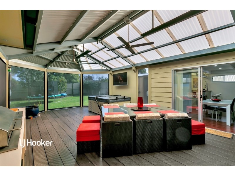 13 Carousel Street, Para Vista SA 5093