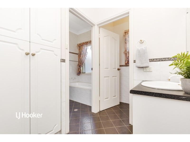 2 Avenger Place, Walkley Heights SA 5098