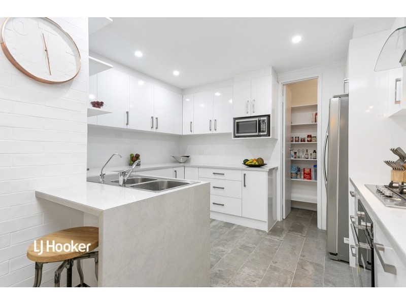 11 Chardonnay Crescent, Wynn Vale SA 5127