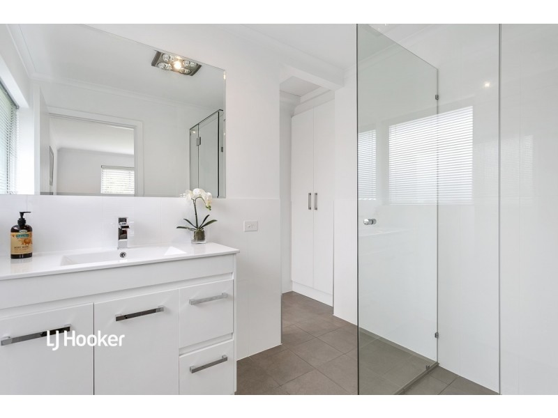 11 Chardonnay Crescent, Wynn Vale SA 5127