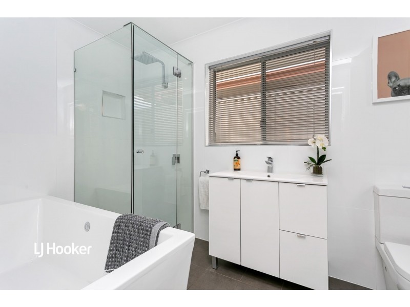 11 Chardonnay Crescent, Wynn Vale SA 5127