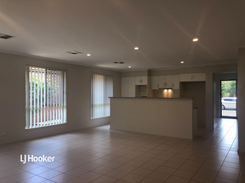 19 Lafitte Way, Andrews Farm SA 5114