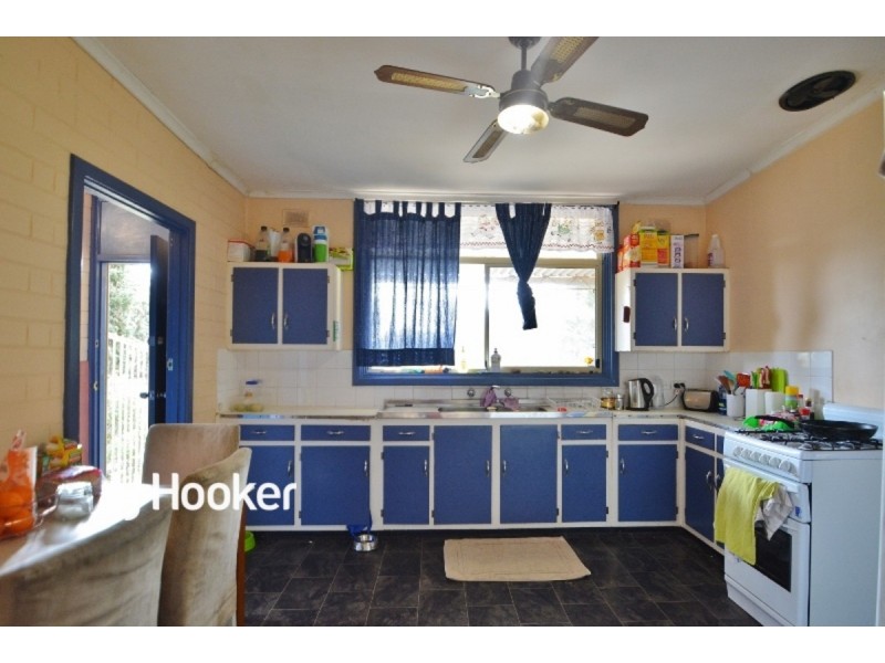 4 Frances Avenue, Para Hills SA 5096