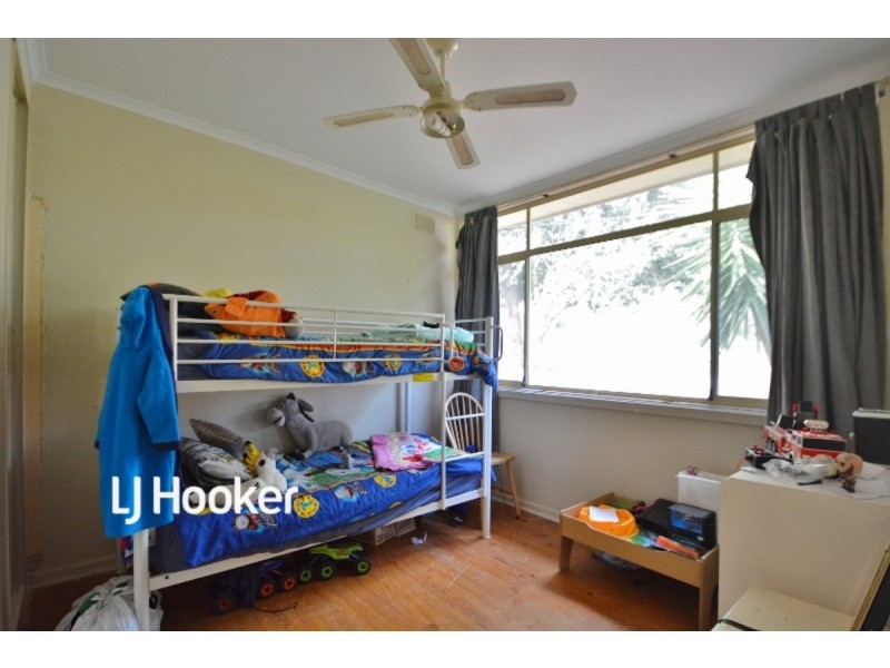 4 Frances Avenue, Para Hills SA 5096