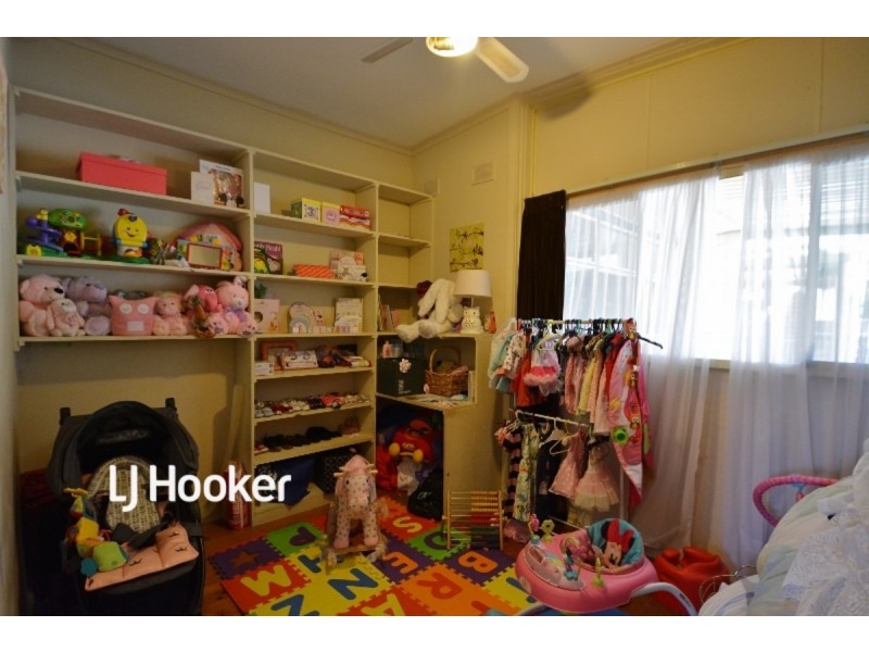 4 Frances Avenue, Para Hills SA 5096