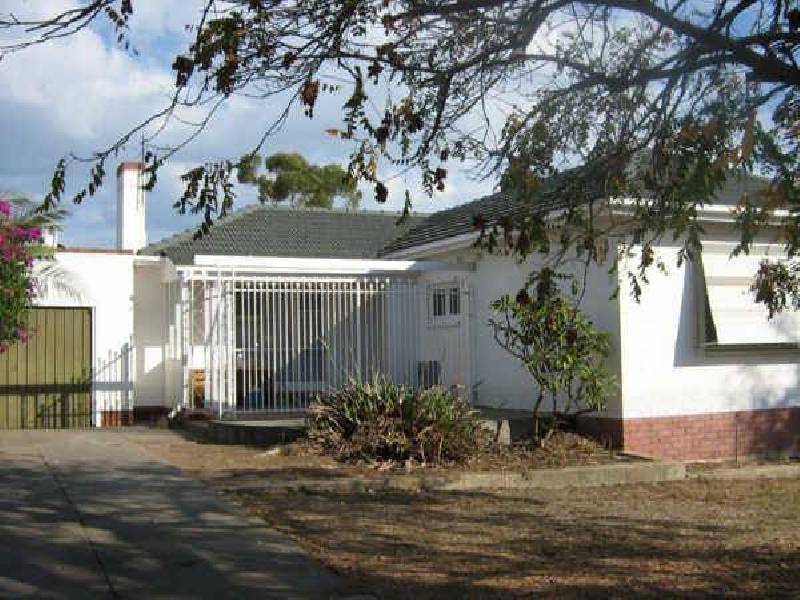 13 Walton Avenue, Clearview SA 5085