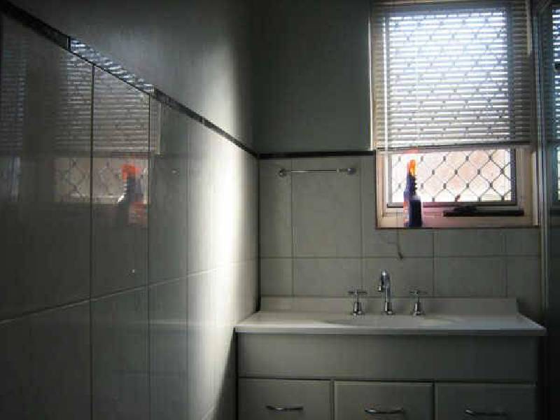 13 Walton Avenue, Clearview SA 5085