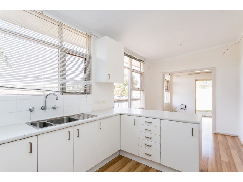 1 Canna Avenue, Modbury SA 5092