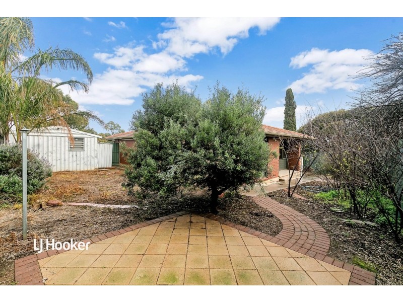 5 Hilliard Place, Para Vista SA 5093