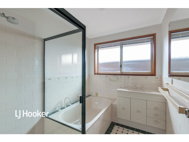 8 Polar Court, Greenwith SA 5125