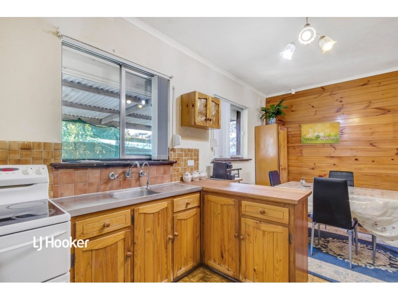 4 Canterbury Crescent, Valley View SA 5093