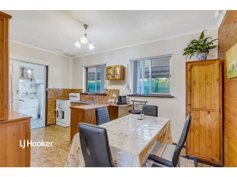 4 Canterbury Crescent, Valley View SA 5093