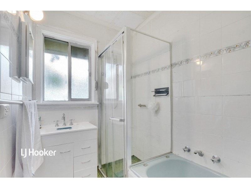 4 Canterbury Crescent, Valley View SA 5093