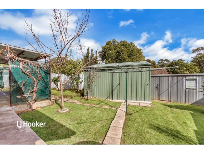 4 Canterbury Crescent, Valley View SA 5093