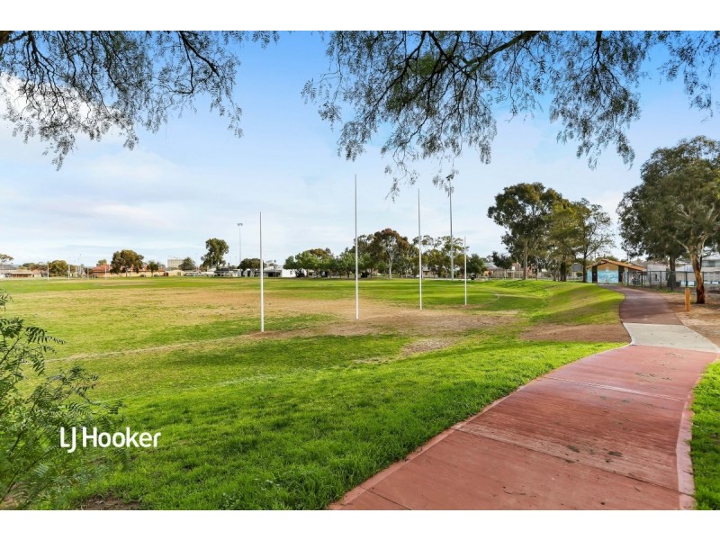 22 Poltawa Terrace, Broadview SA 5083