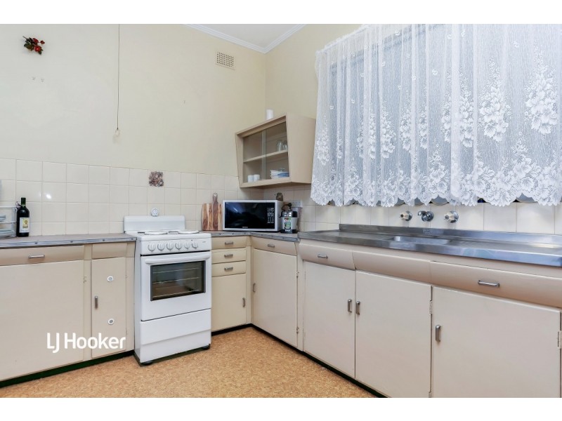 22 Poltawa Terrace, Broadview SA 5083