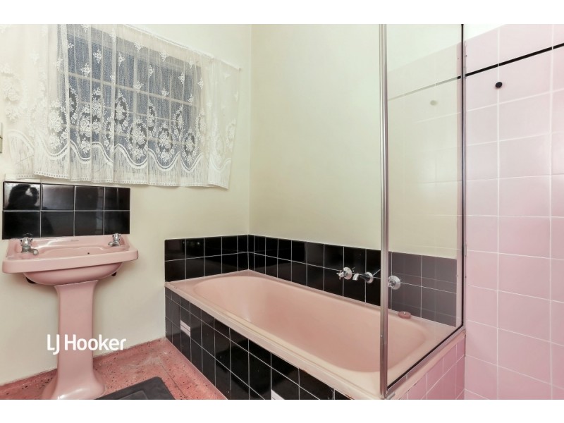 22 Poltawa Terrace, Broadview SA 5083