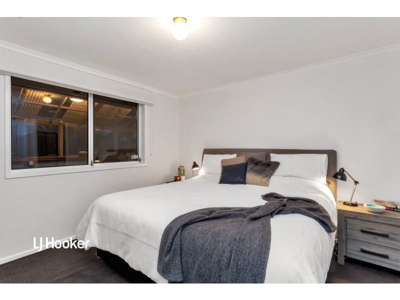 6 Gilchrist Close, Greenwith SA 5125