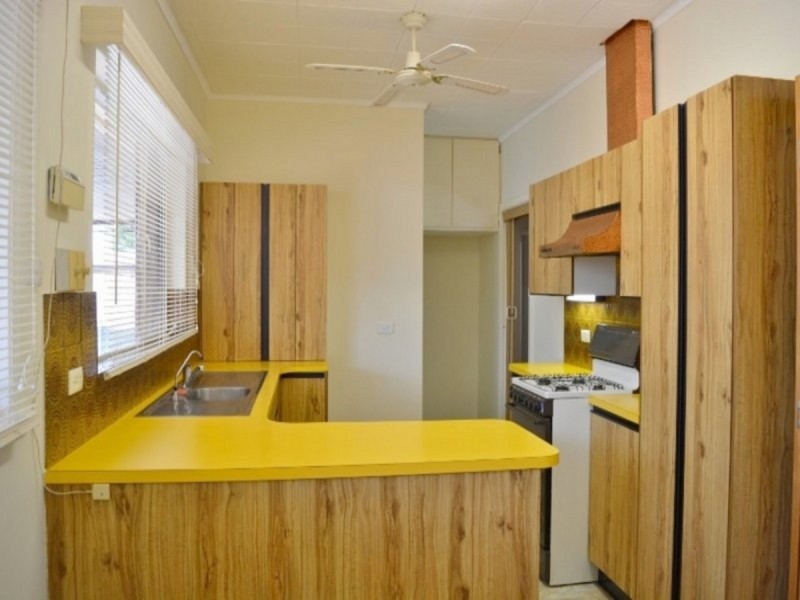 13 Weir Road, Para Hills SA 5096