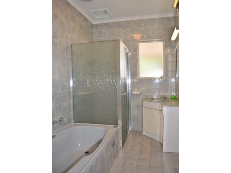 13 Weir Road, Para Hills SA 5096