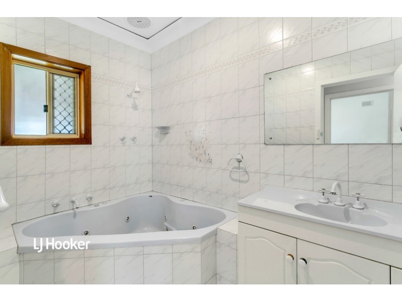 10 Ashley Avenue, Ridgehaven SA 5097