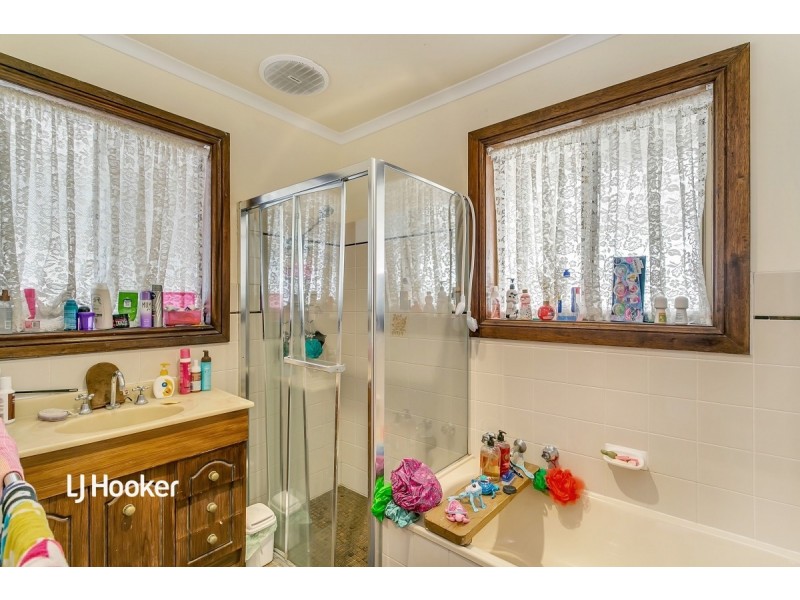 4 Gage Court, Para Vista SA 5093