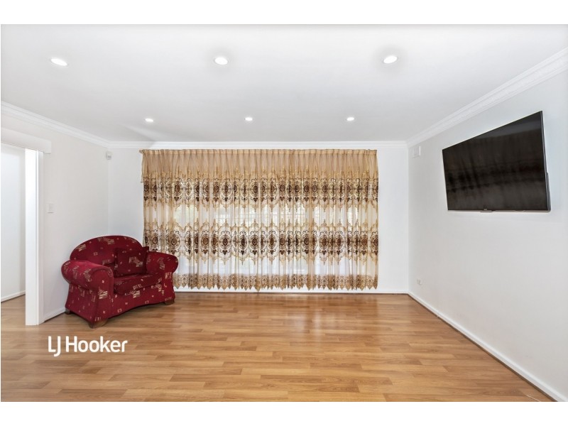10 Carolan Crescent, Valley View SA 5093