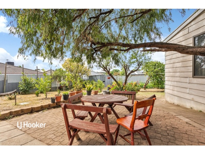 10 Carolan Crescent, Valley View SA 5093