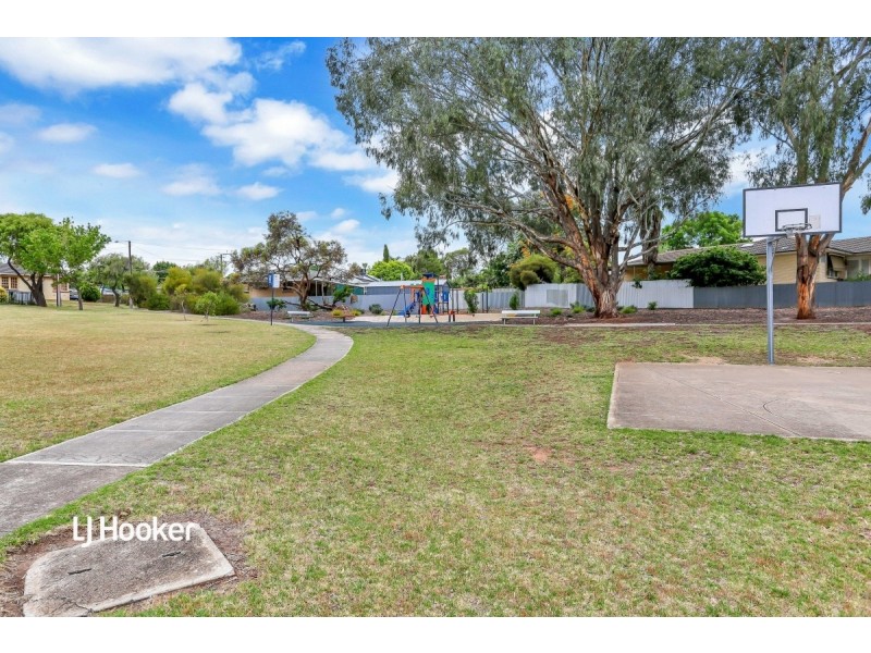 10 Carolan Crescent, Valley View SA 5093
