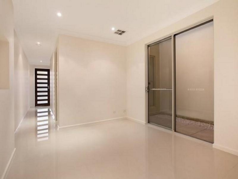 14 Marcella Lane, Mawson Lakes SA 5095