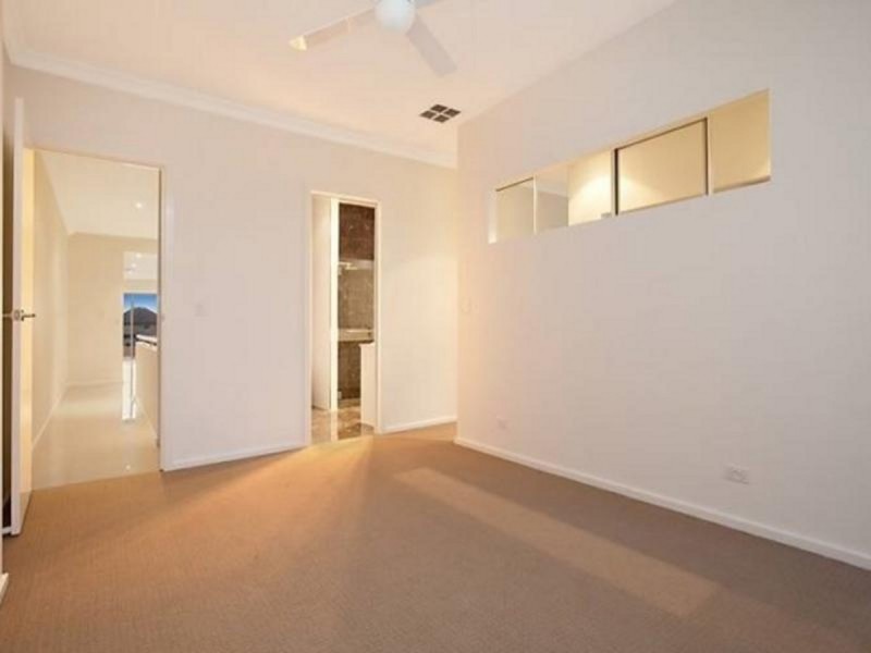 14 Marcella Lane, Mawson Lakes SA 5095