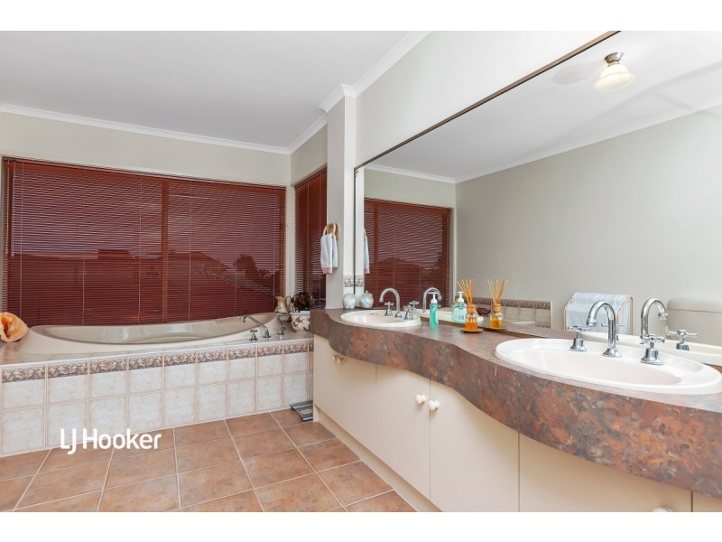 7 Livermead Way, Moana SA 5169