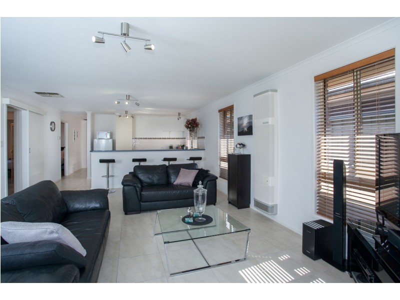 6 Pioneer Avenue, Walkley Heights SA 5098