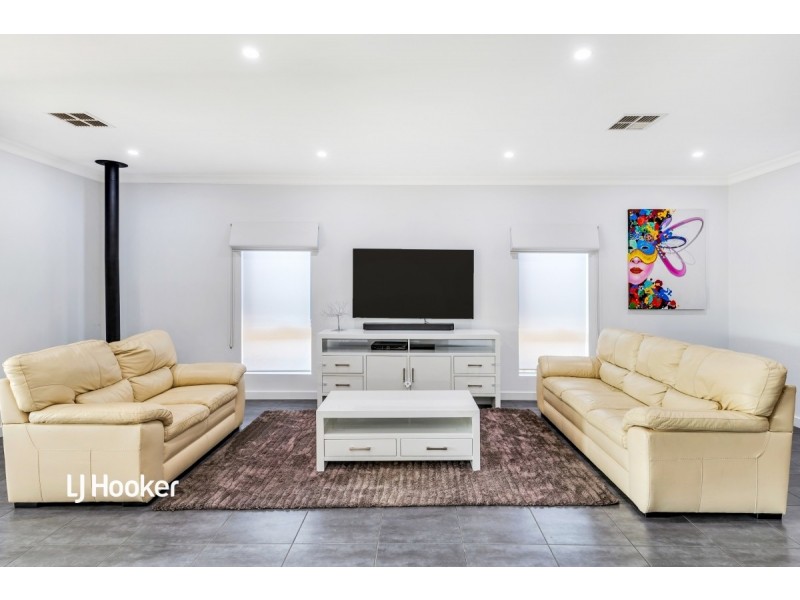 7 Swan Street, Greenacres SA 5086