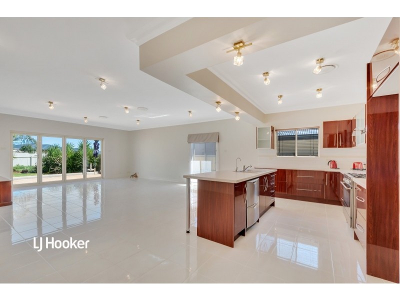 30 Clearview Crescent, Clearview SA 5085