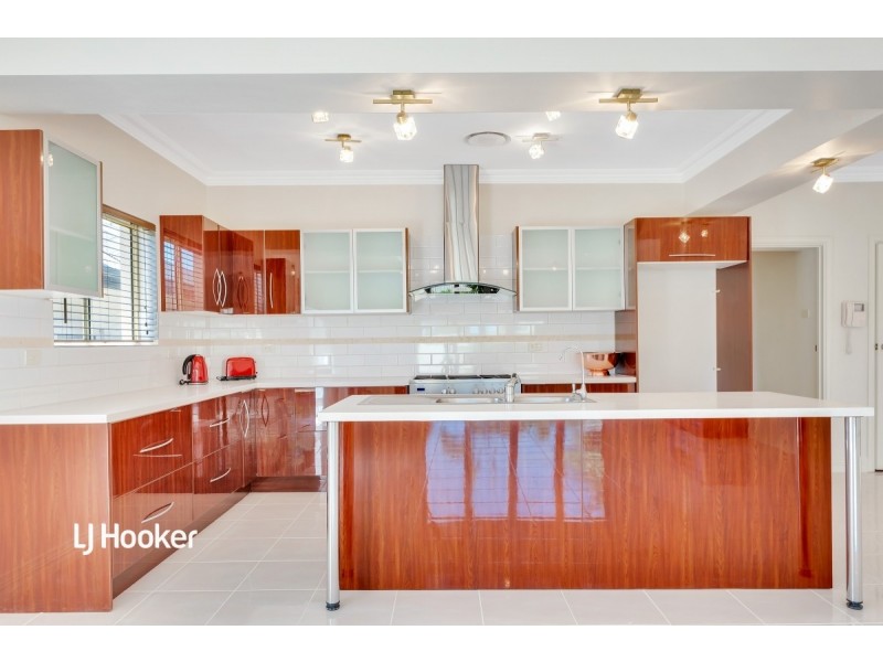 30 Clearview Crescent, Clearview SA 5085