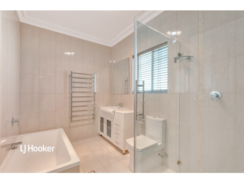 30 Clearview Crescent, Clearview SA 5085